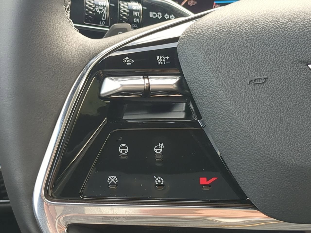 2025 Cadillac ESCALADE IQ Luxury 1