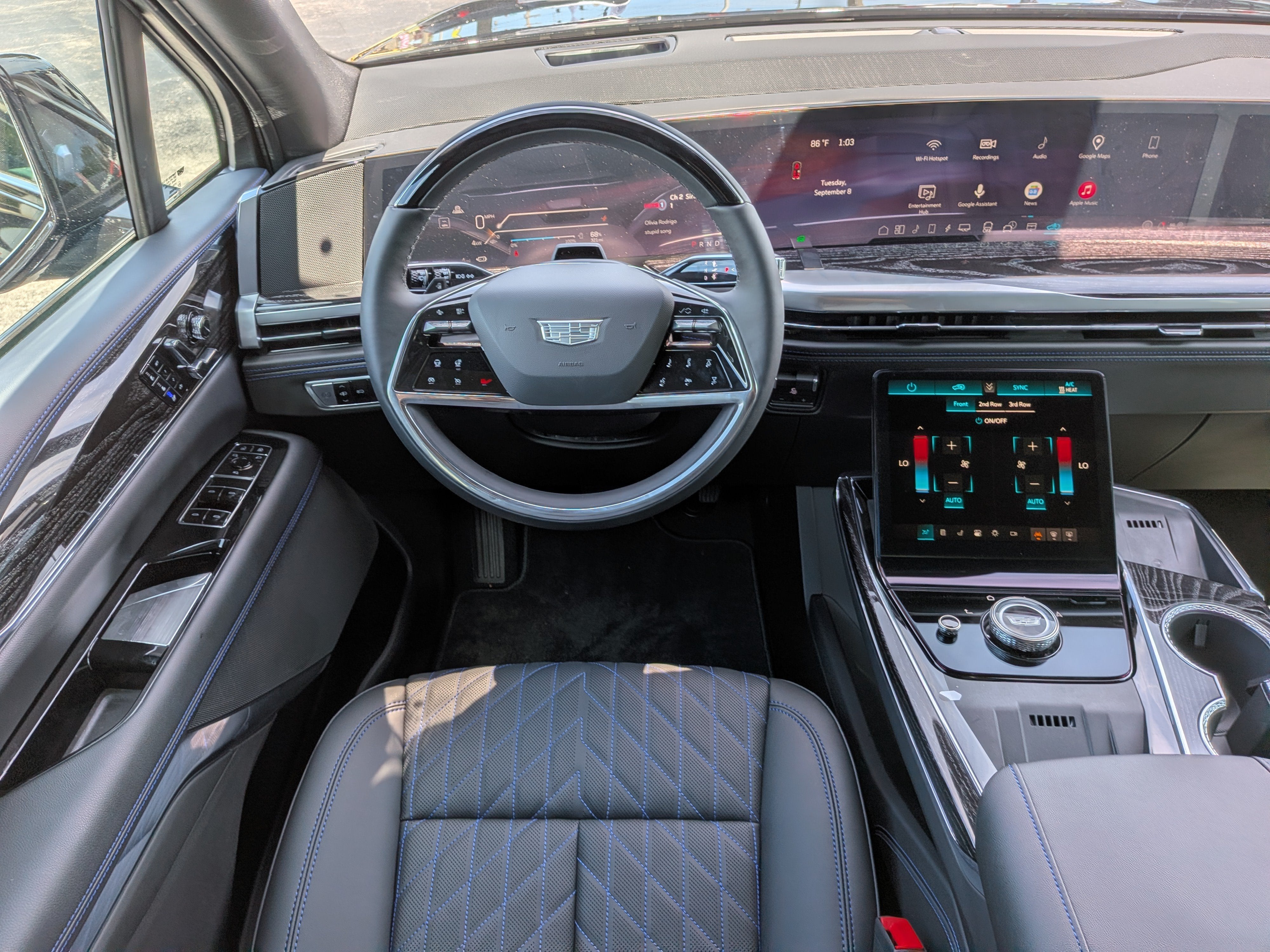 2026 Cadillac ESCALADE IQ Luxury