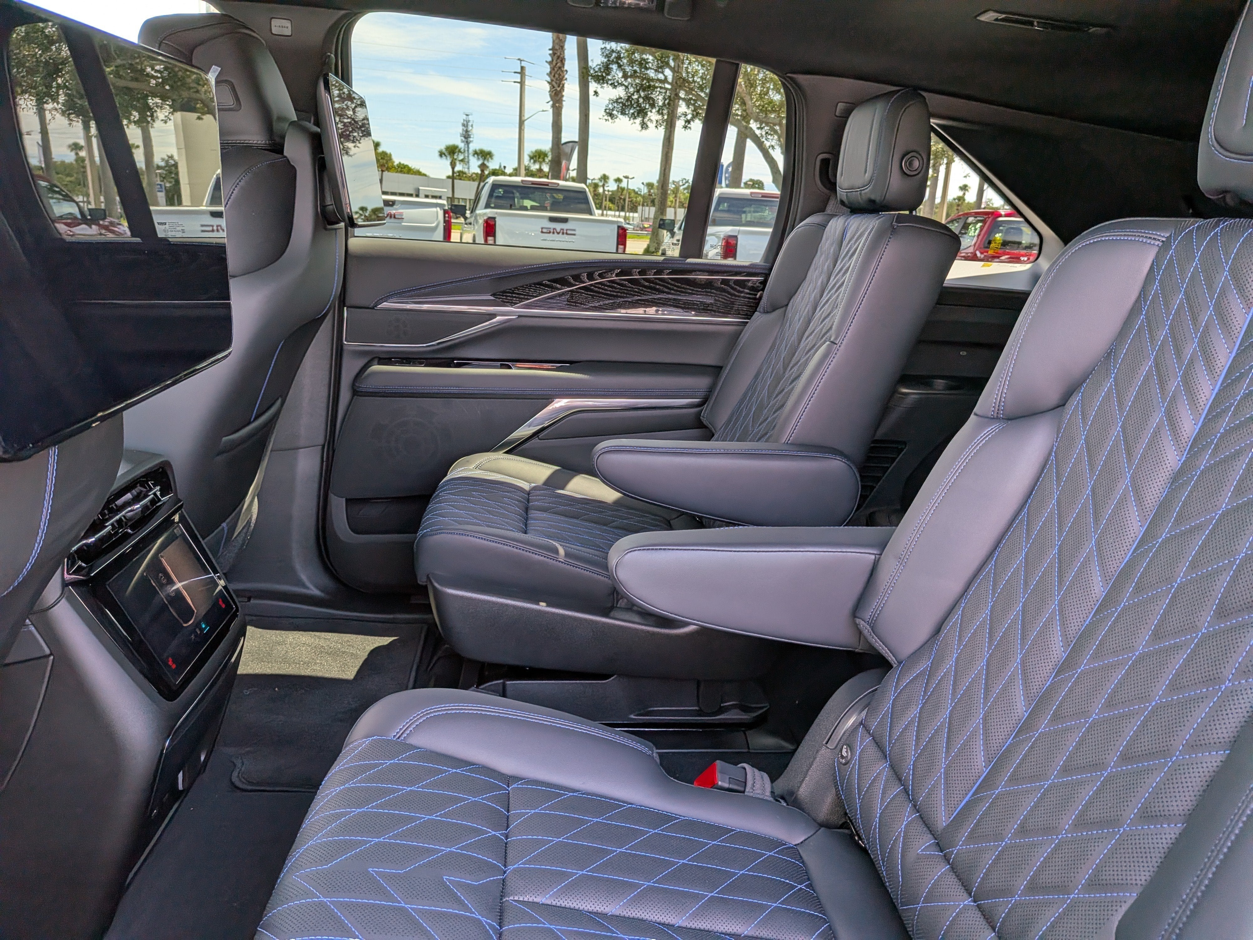 2026 Cadillac ESCALADE IQ Luxury