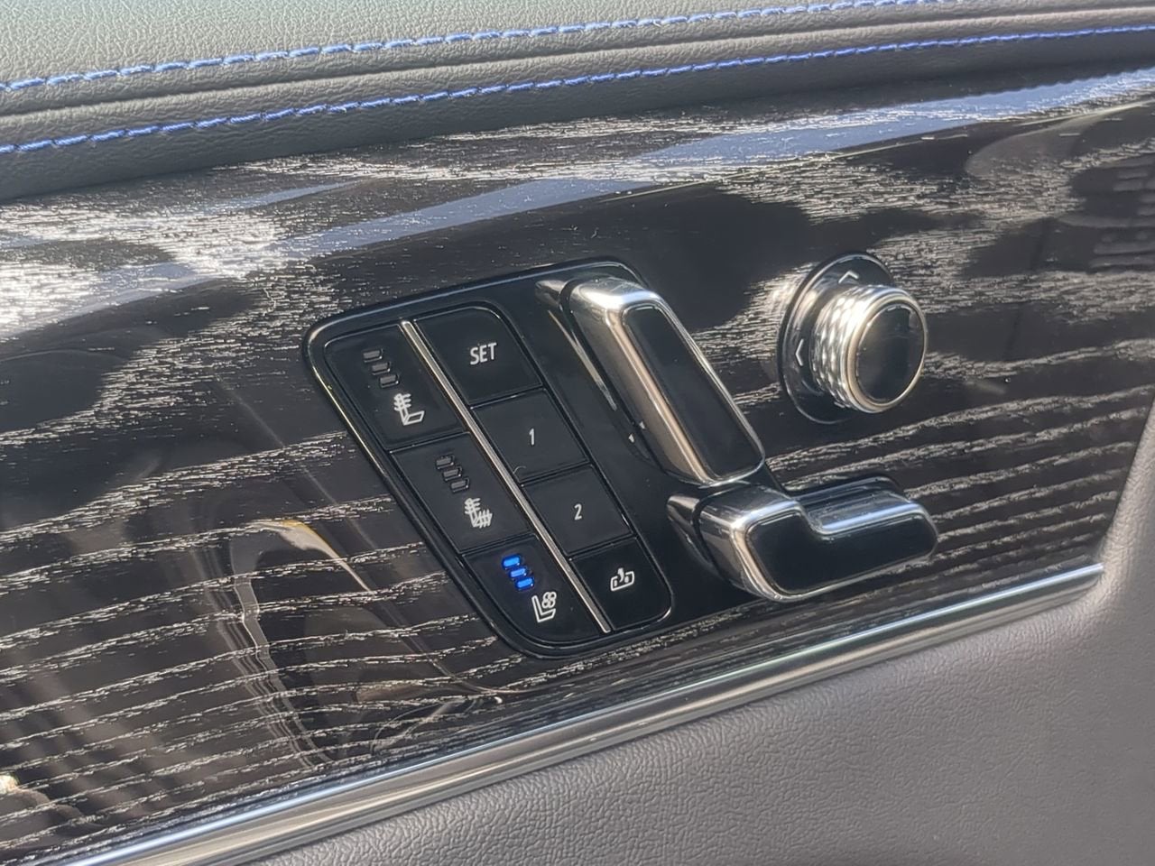 2026 Cadillac ESCALADE IQ Luxury