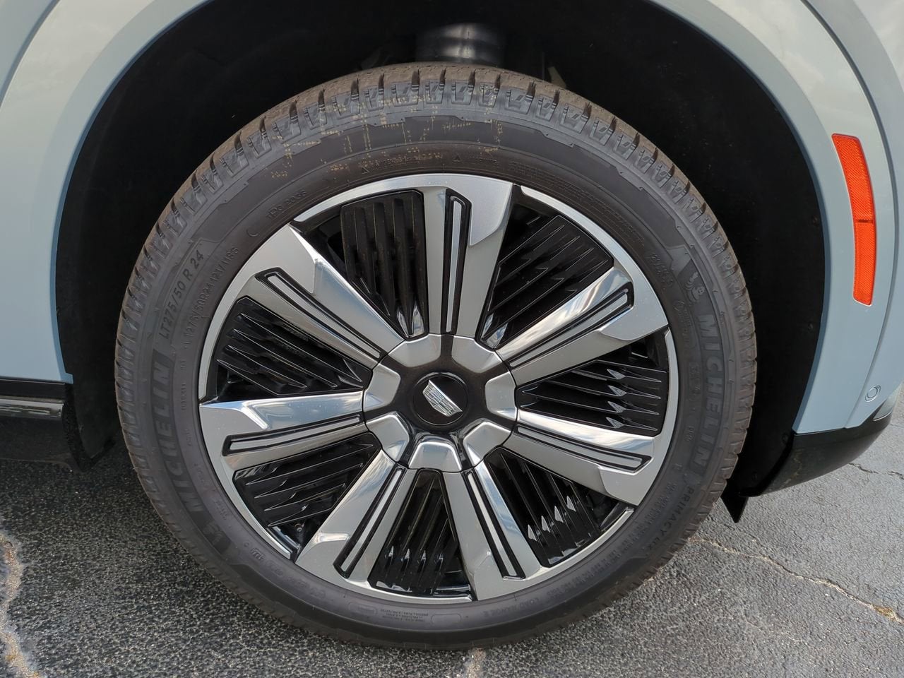 2025 Cadillac ESCALADE IQ Luxury 2