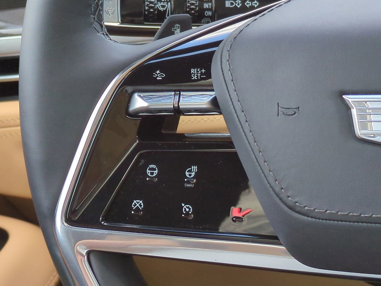 2025 Cadillac ESCALADE IQ Luxury 2