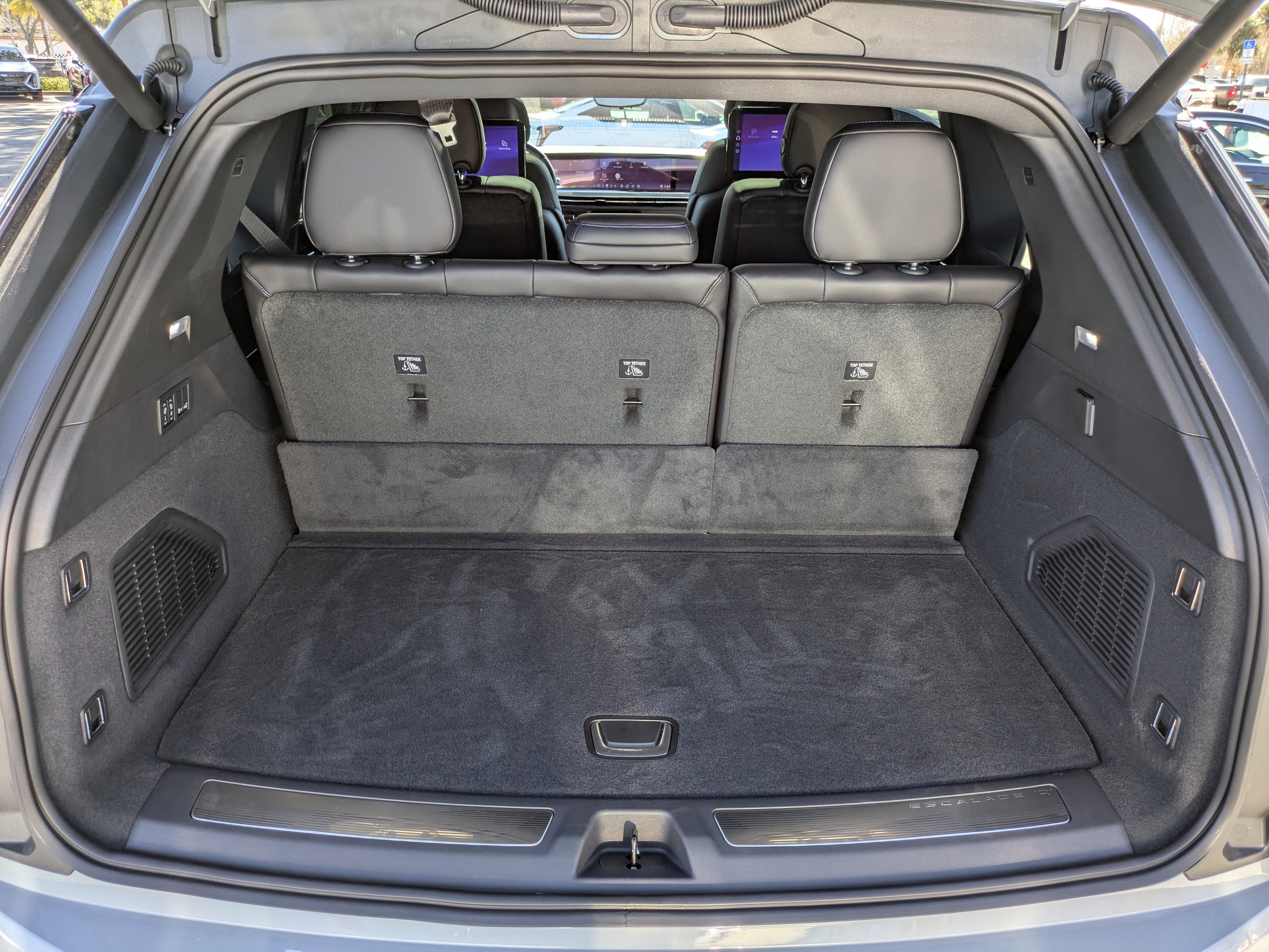 2026 Cadillac ESCALADE IQ Sport