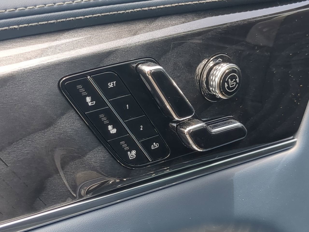 2026 Cadillac ESCALADE IQ Premium Sport