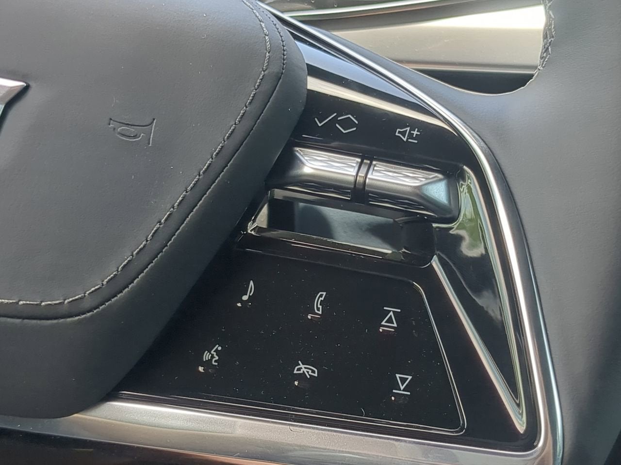 2026 Cadillac ESCALADE IQ Premium Sport