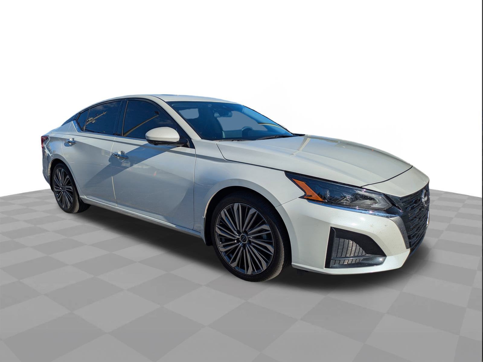 2025 Nissan Altima SL FWD