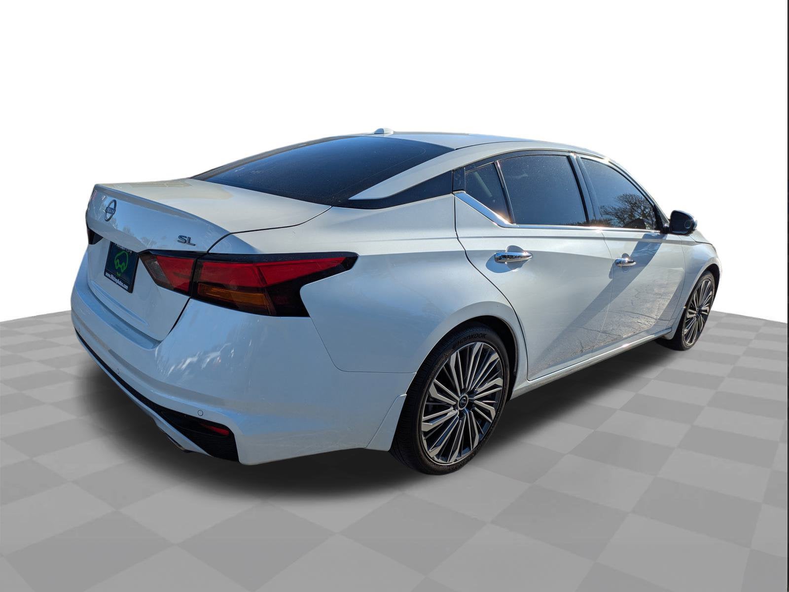 2025 Nissan Altima SL FWD