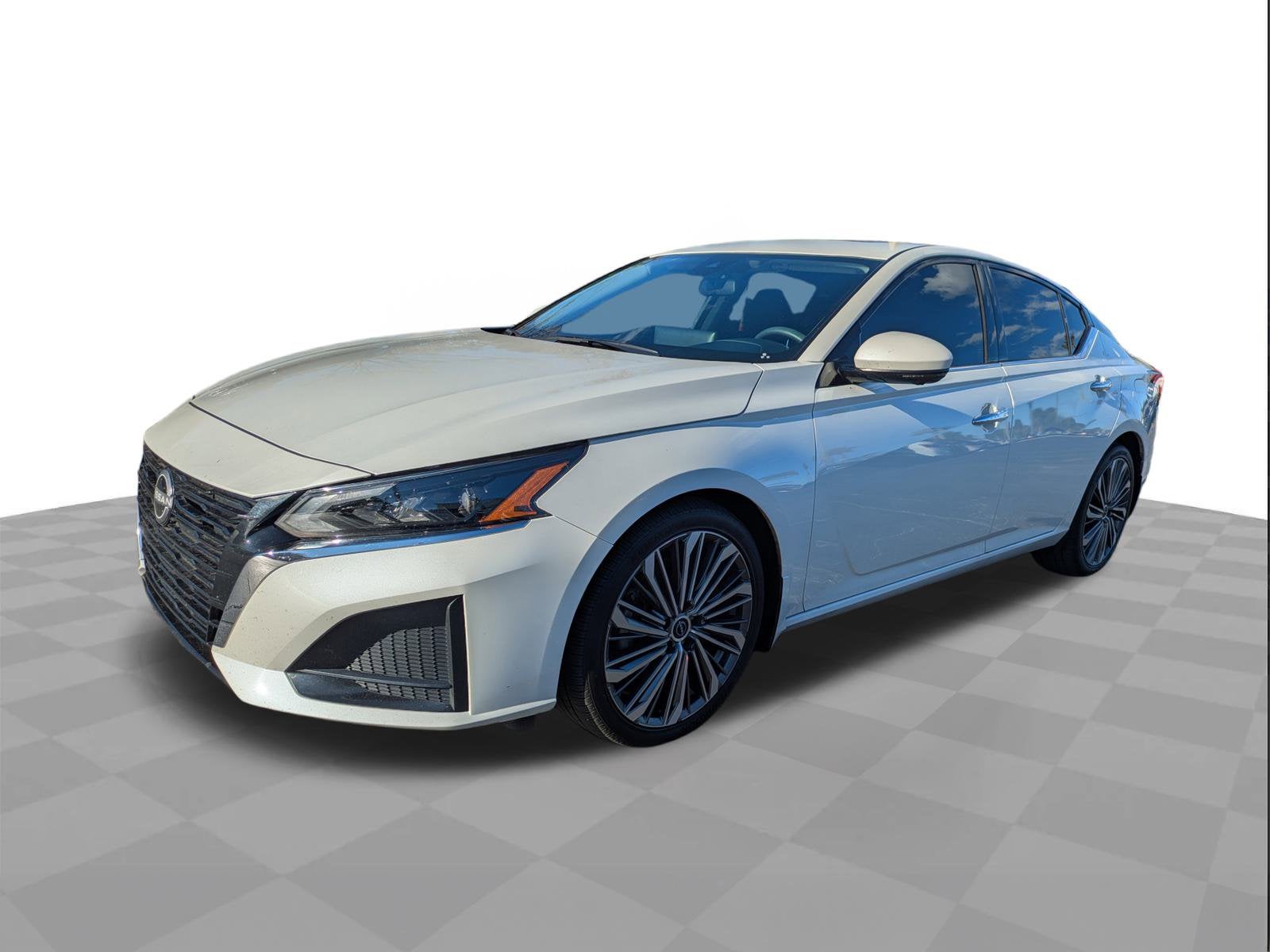 2025 Nissan Altima SL FWD