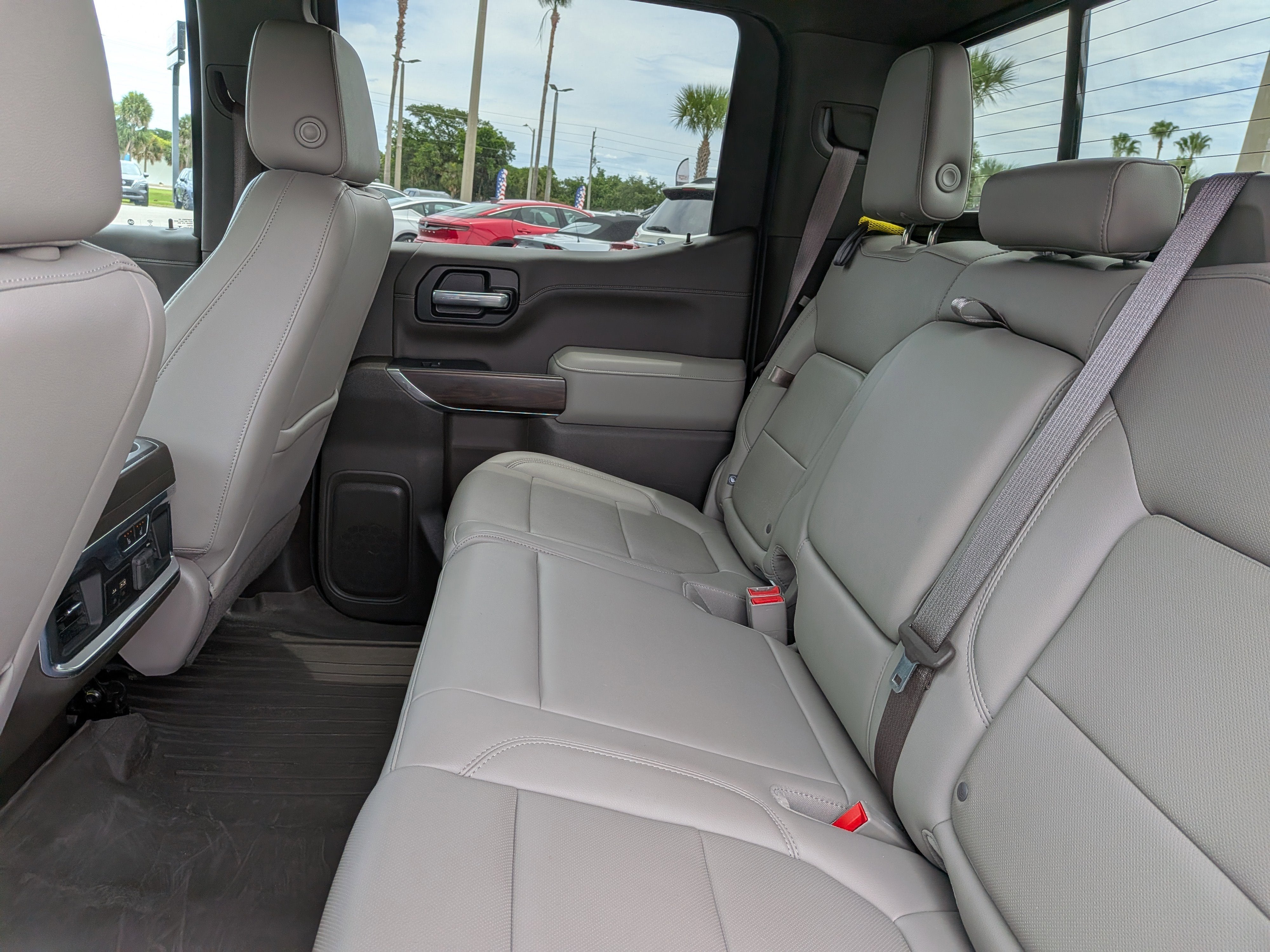 2020 GMC Sierra 1500 SLT - Photo 17