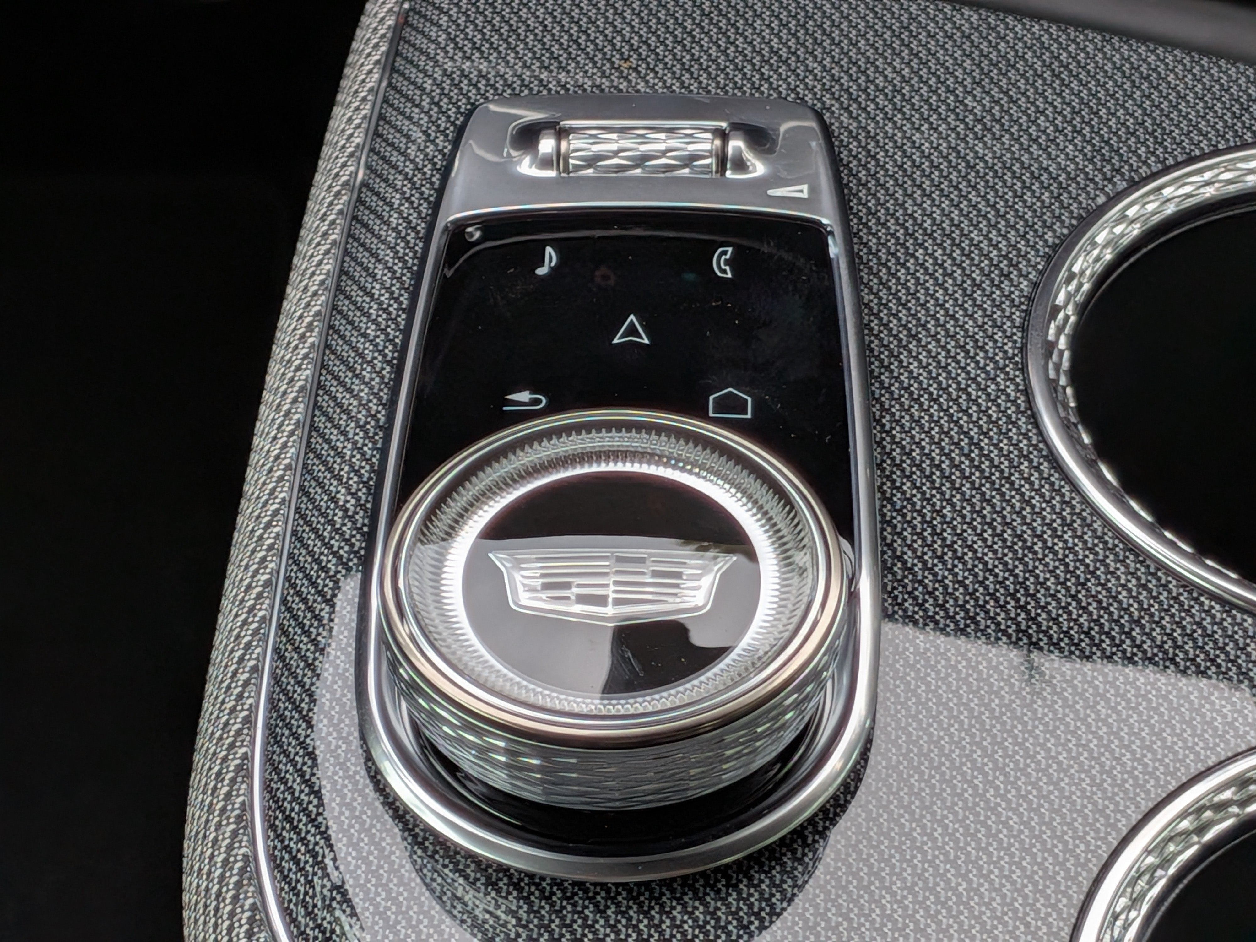 2027 Cadillac OPTIQ Luxury