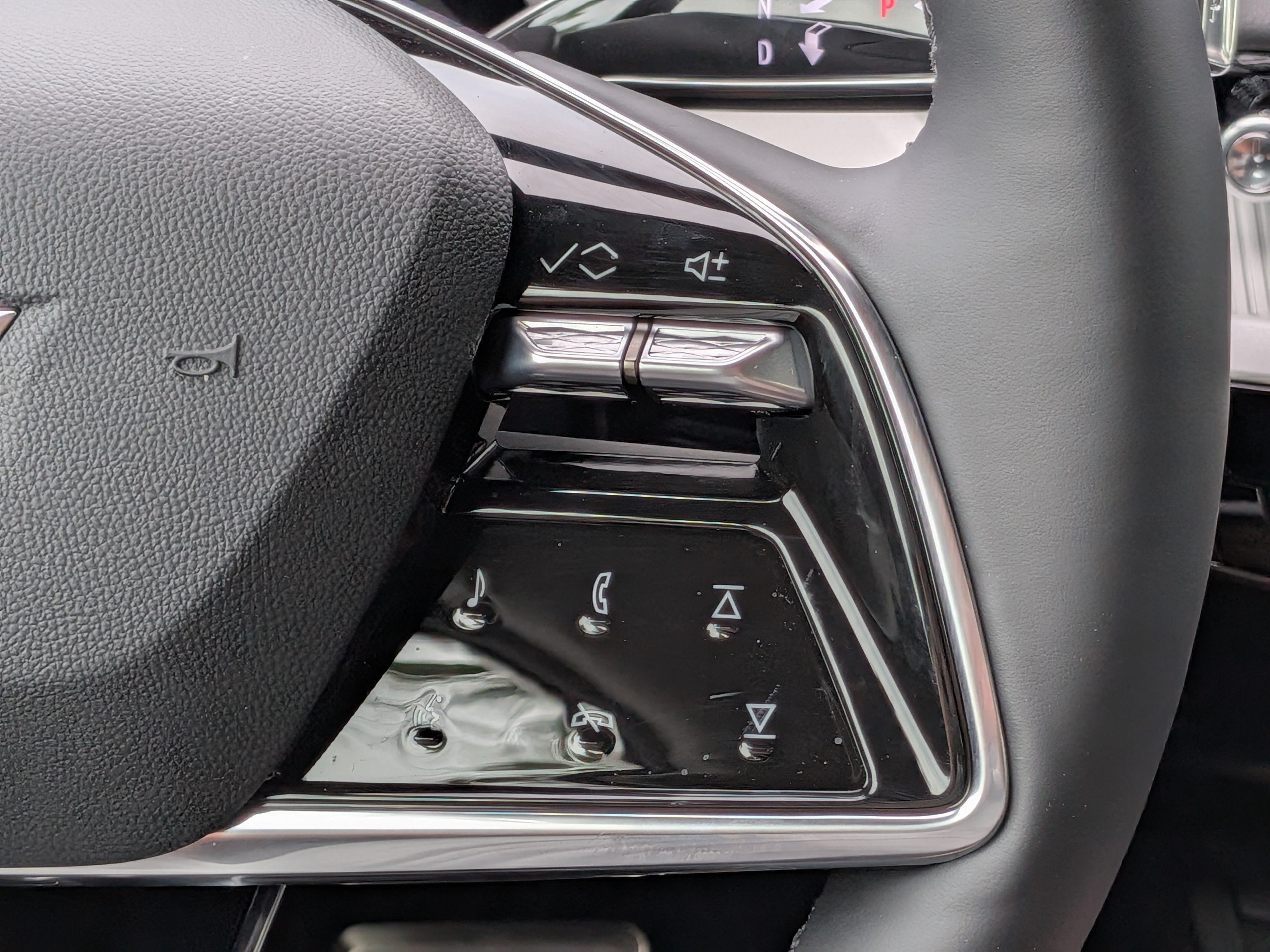 2027 Cadillac OPTIQ Luxury
