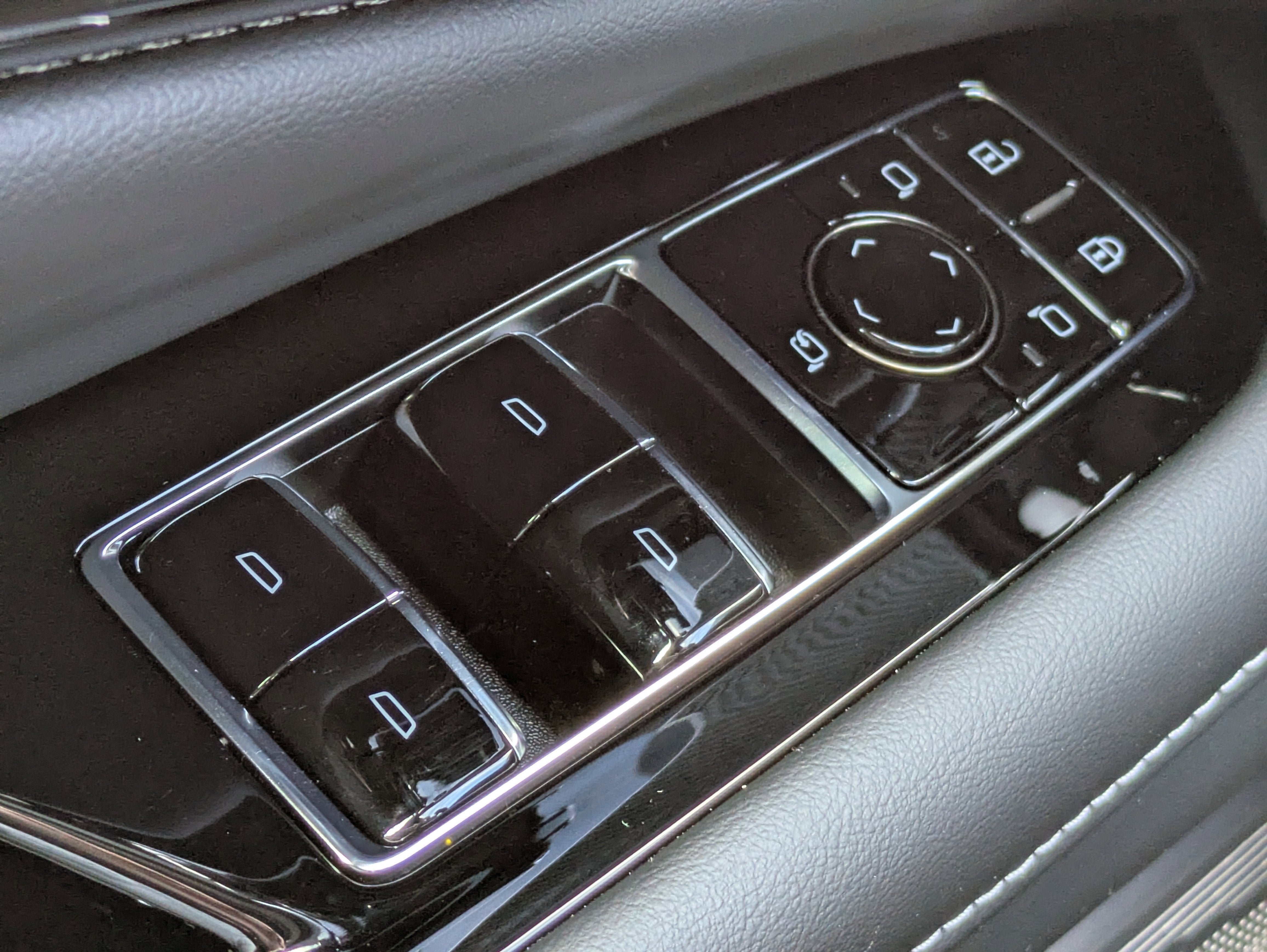 2025 Cadillac OPTIQ Sport 2