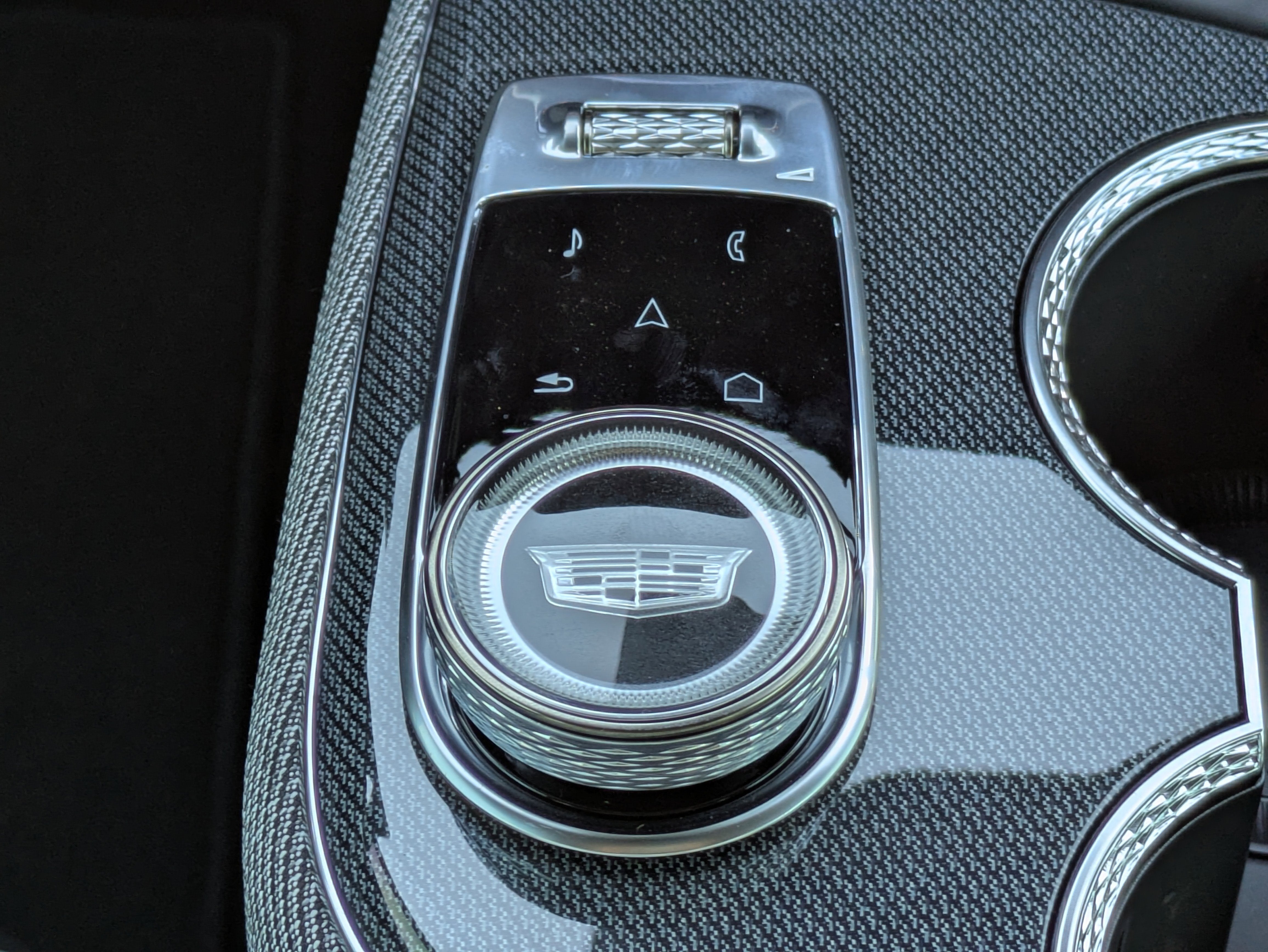 2025 Cadillac OPTIQ Sport 2