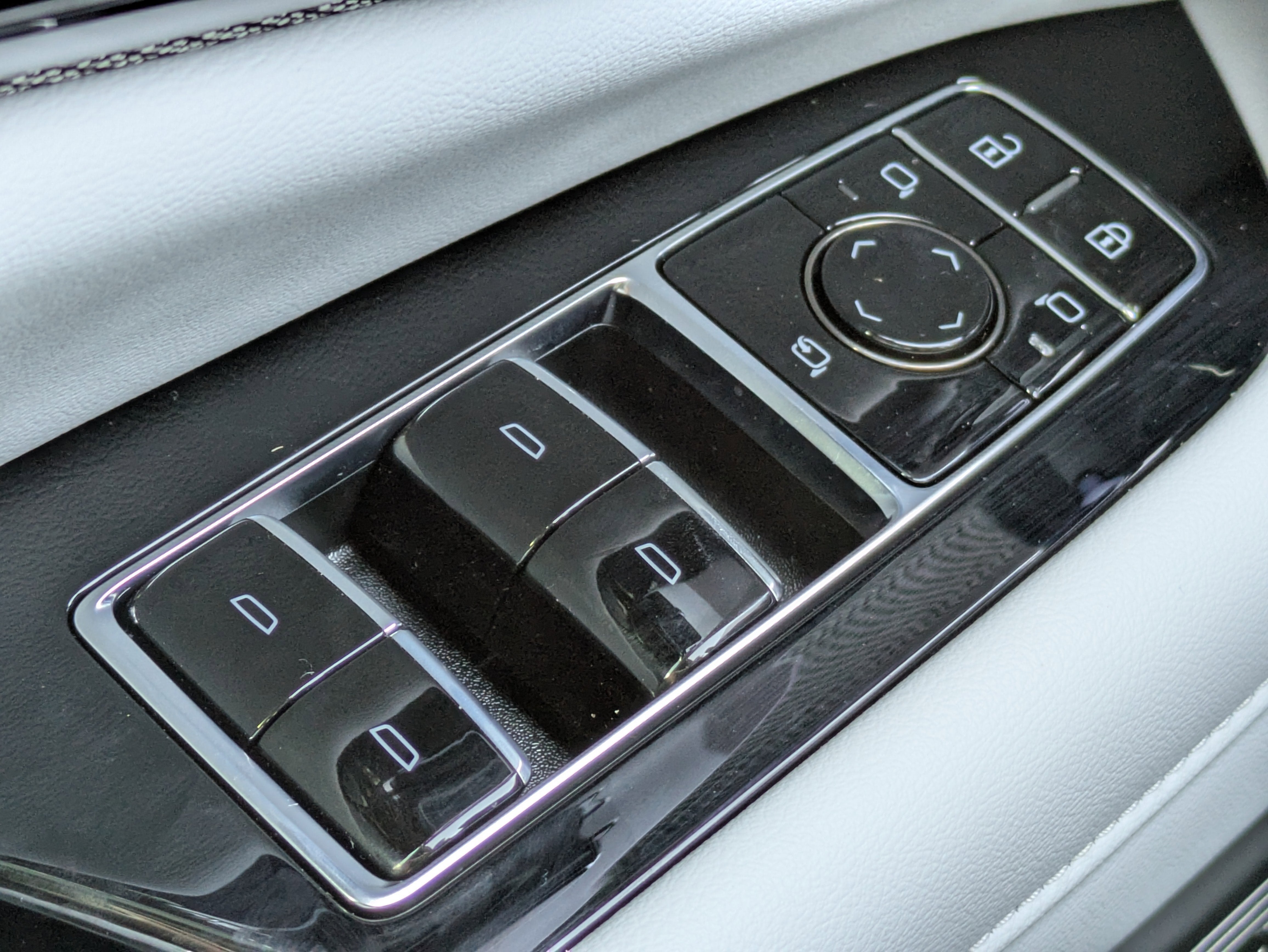 2025 Cadillac OPTIQ Sport 2