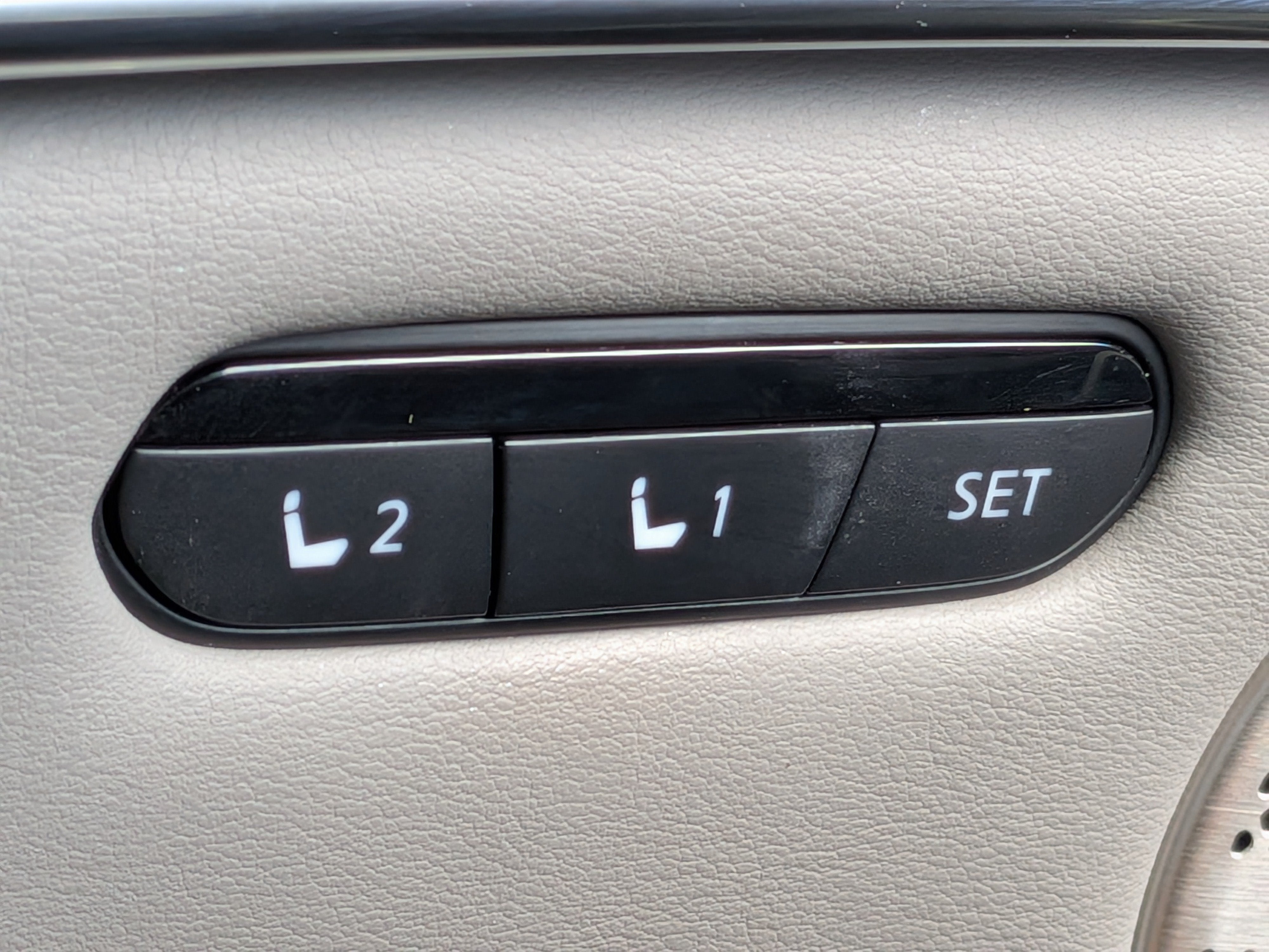 2023 INFINITI QX50 LUXE AWD