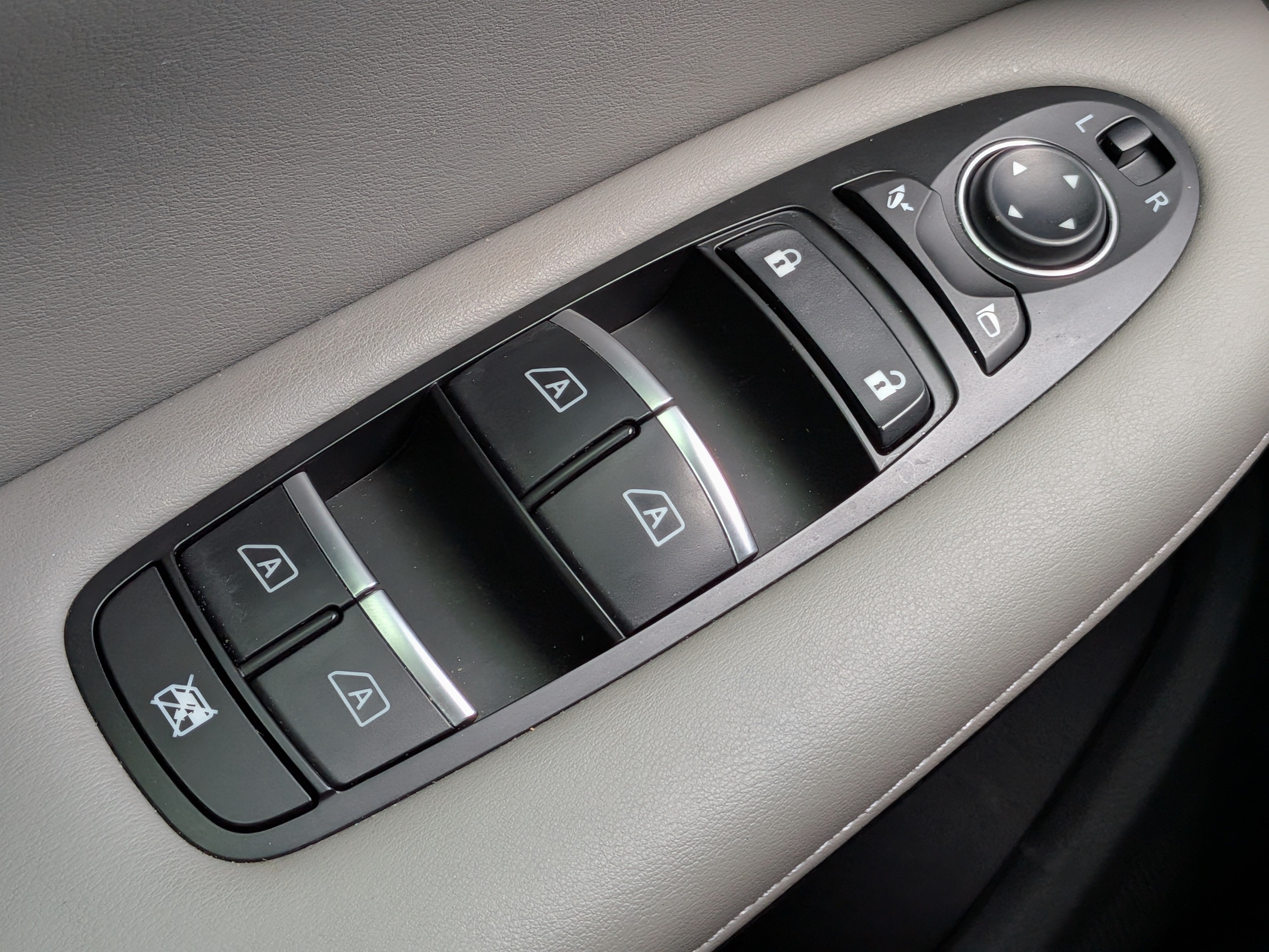 2023 INFINITI QX50 LUXE AWD