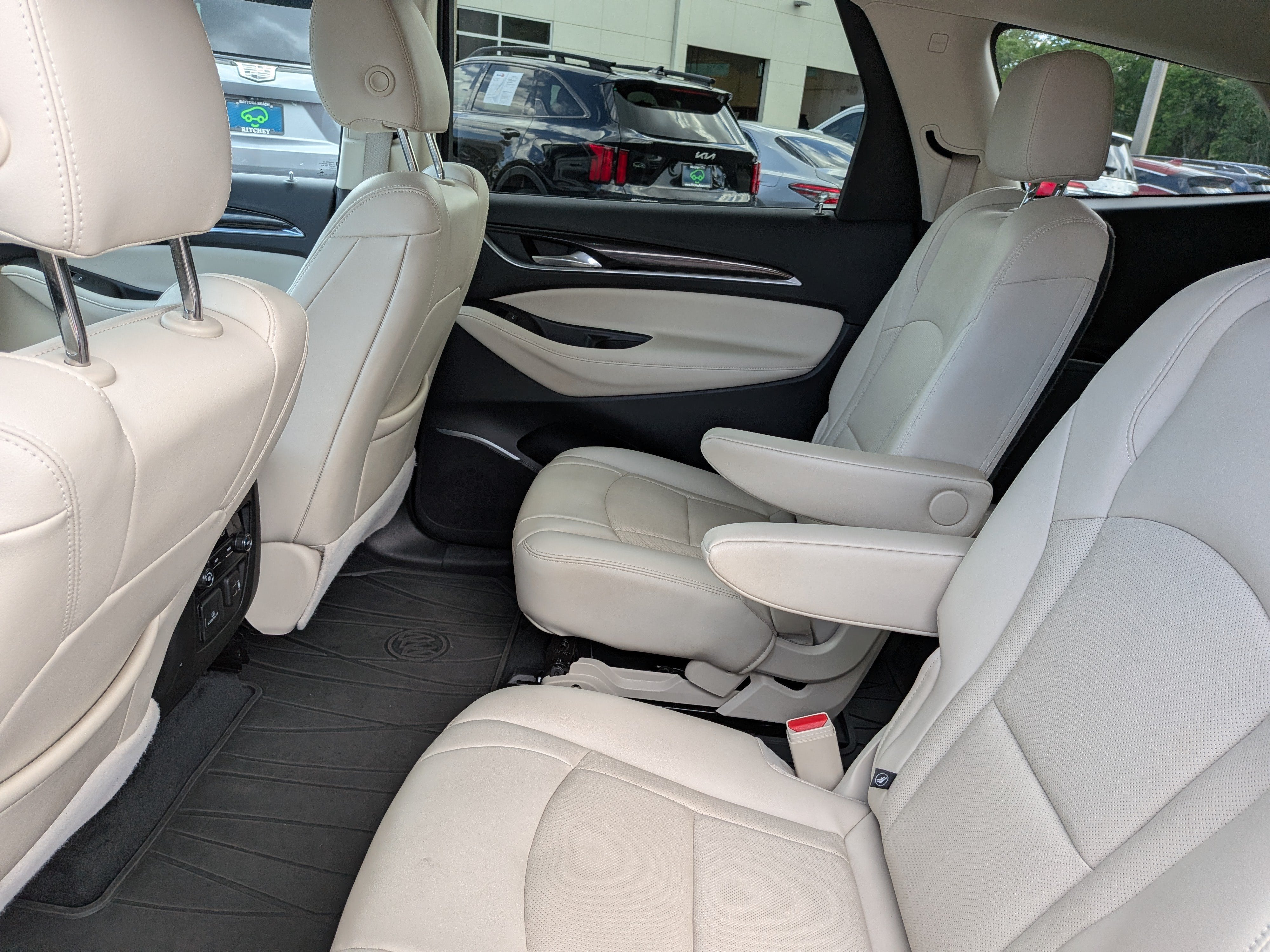 2023 Buick Enclave Essence - Photo 16