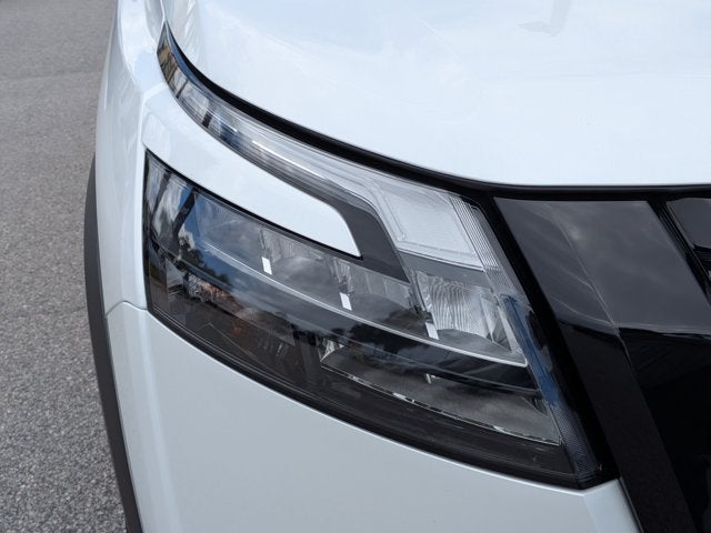 2025 Nissan Pathfinder SL FWD