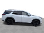 2025 Nissan Pathfinder SL FWD