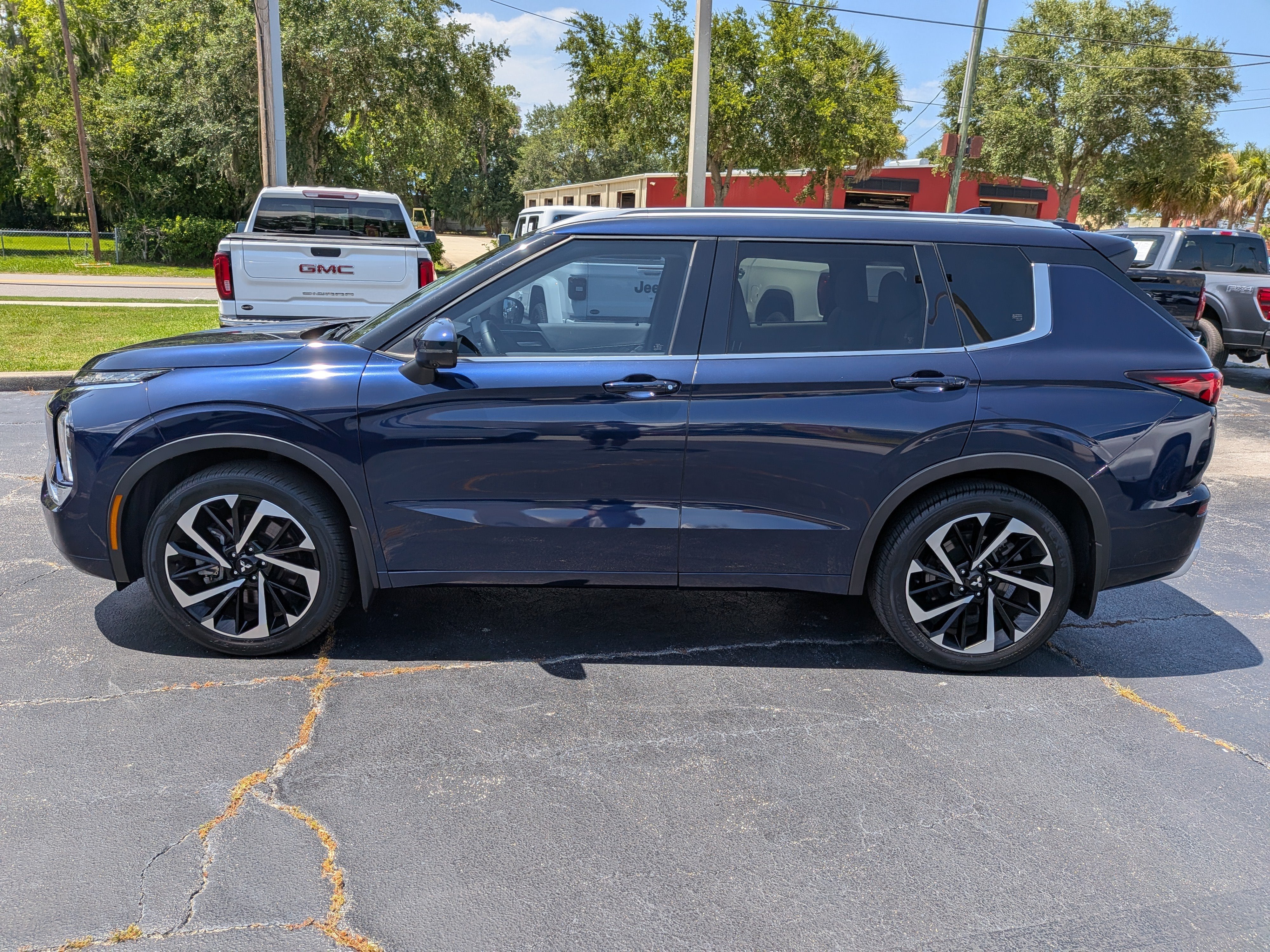 2024 Mitsubishi Outlander SEL