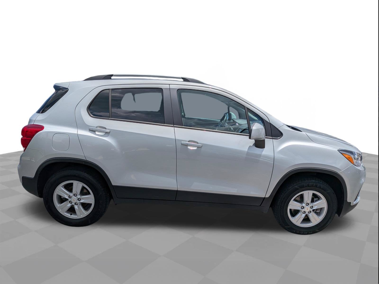 2022 Chevrolet Trax LT - Photo 3