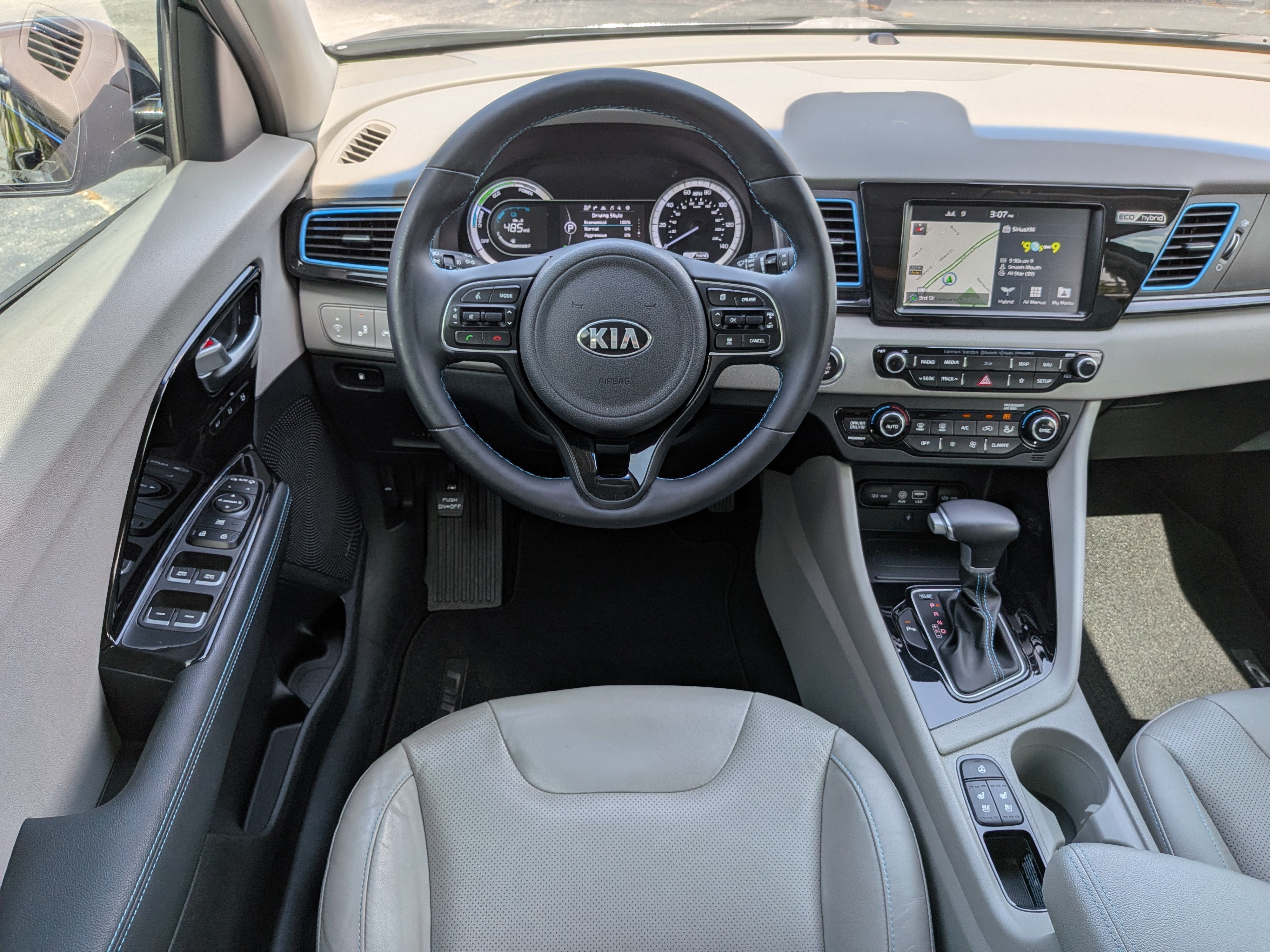 2019 Kia Niro Touring - Photo 14