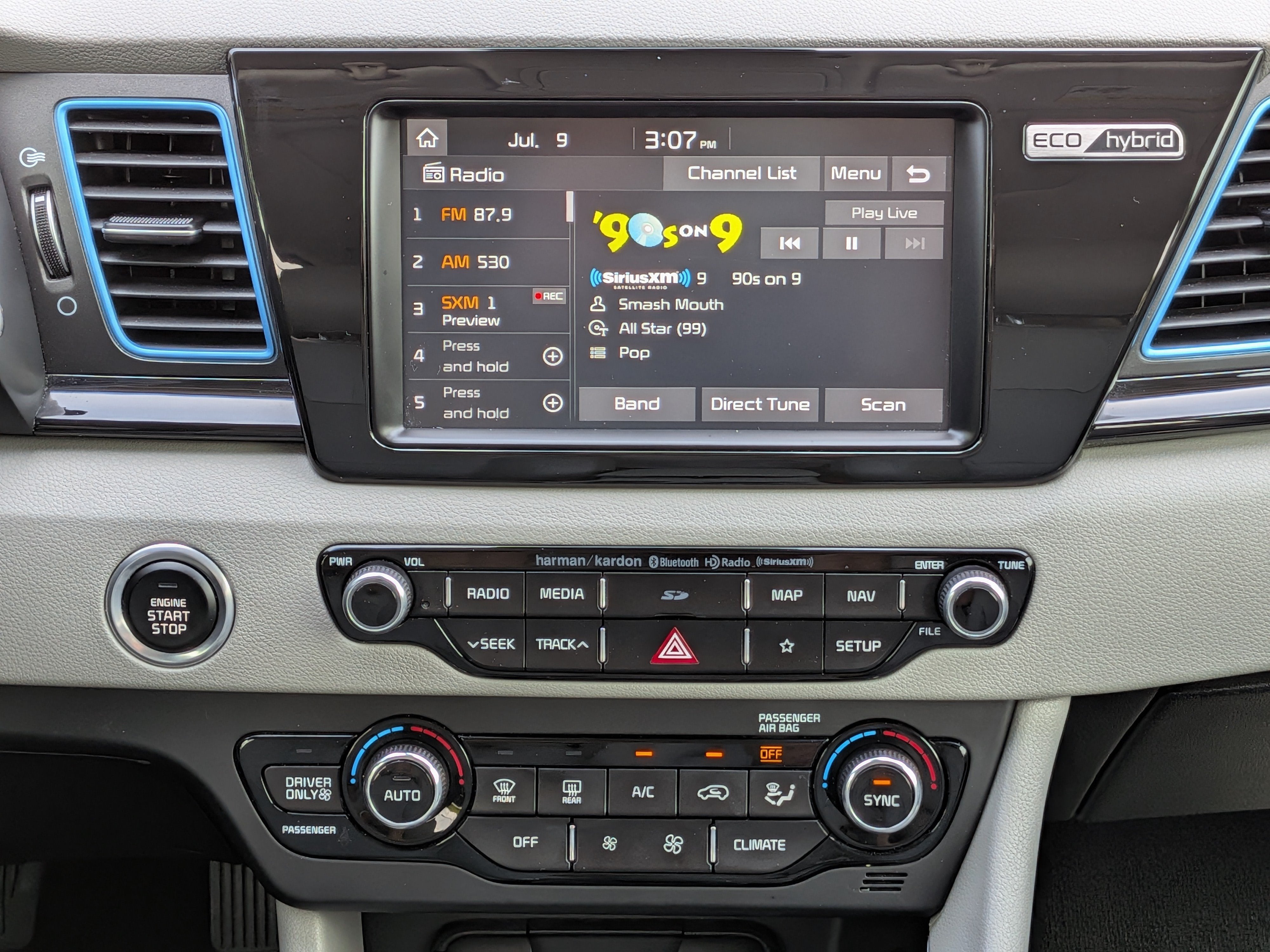 2019 Kia Niro Touring - Photo 18