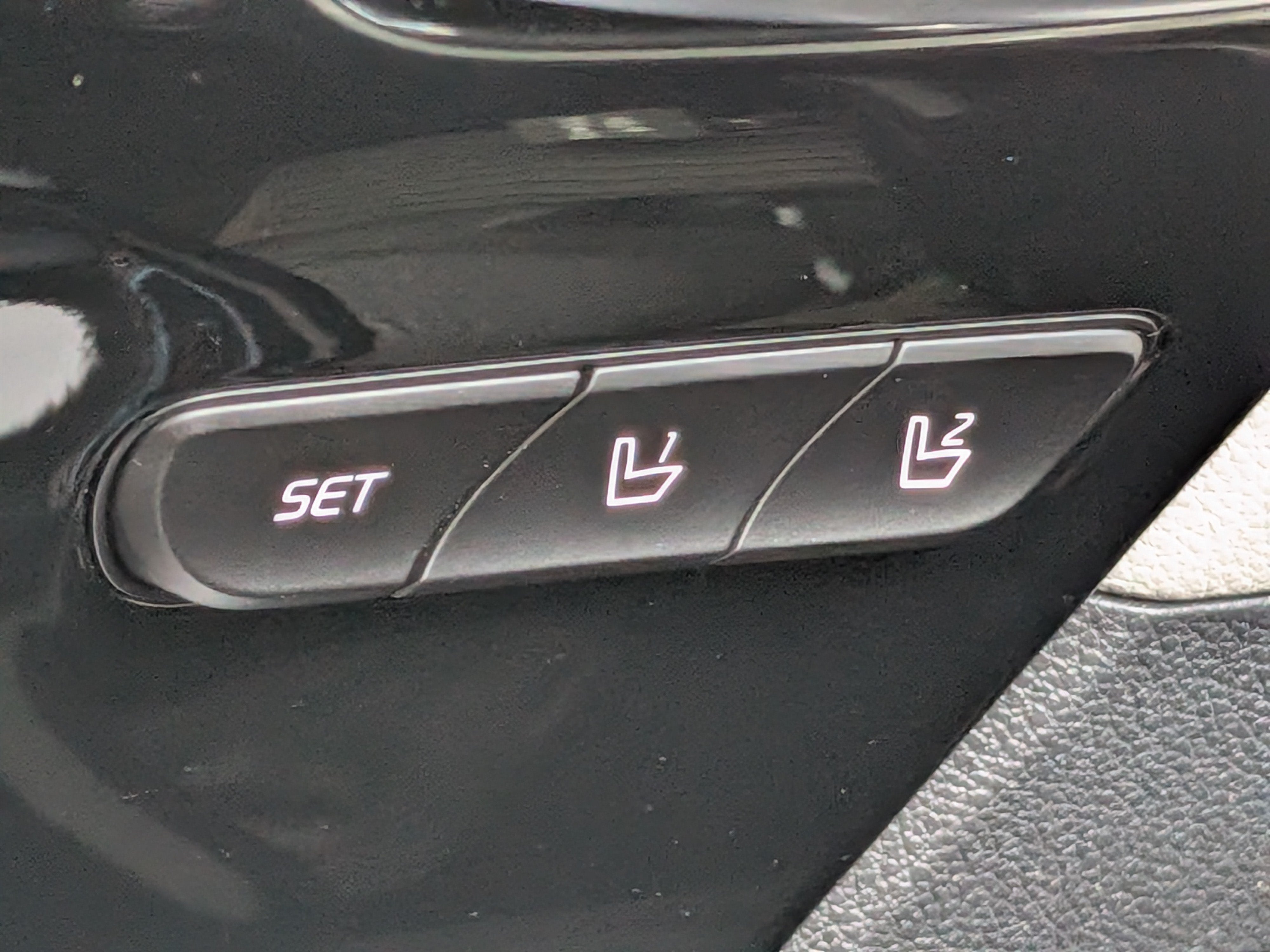 2019 Kia Niro Touring - Photo 24