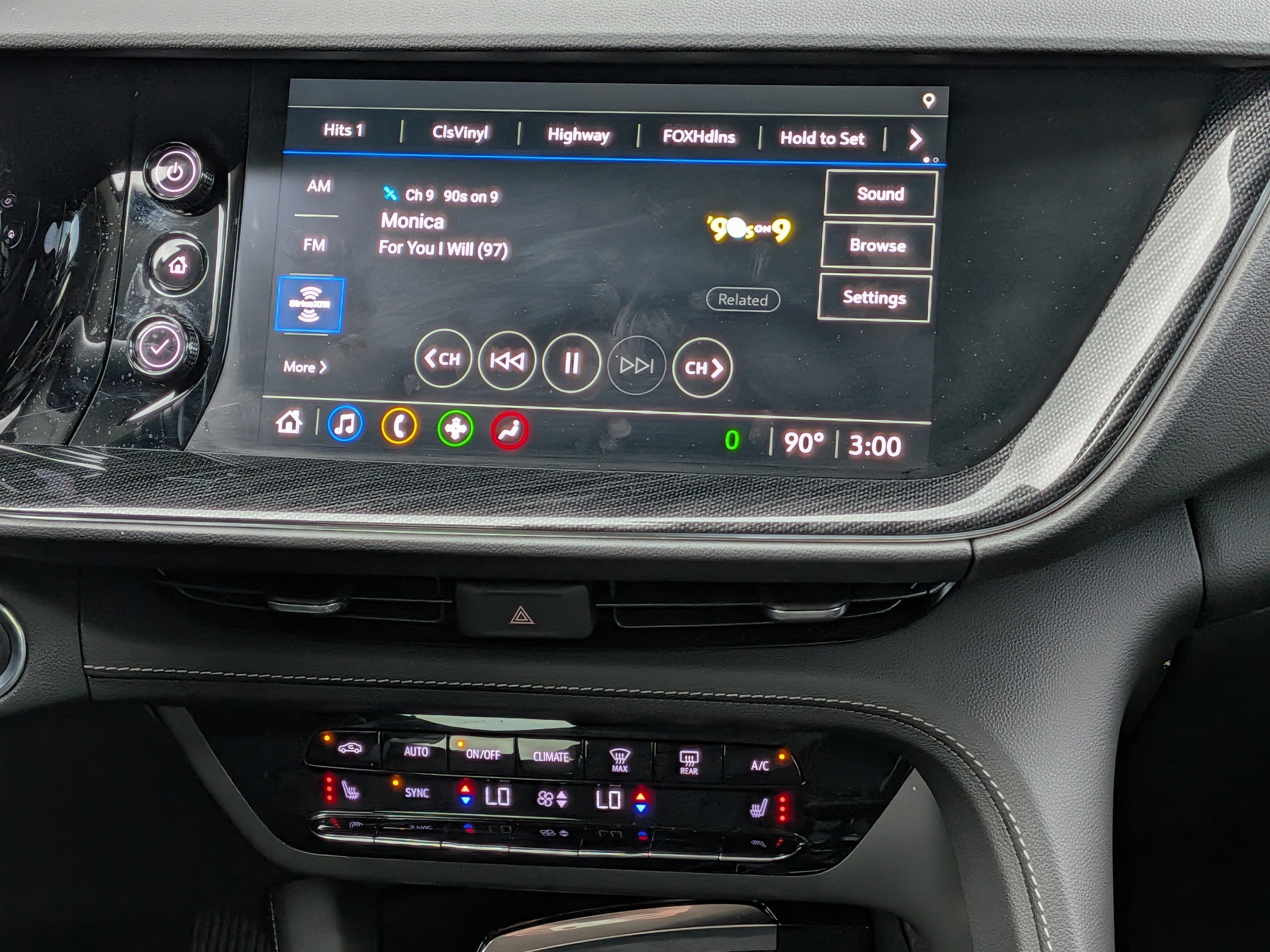 2023 Buick Envision Essence - Photo 19