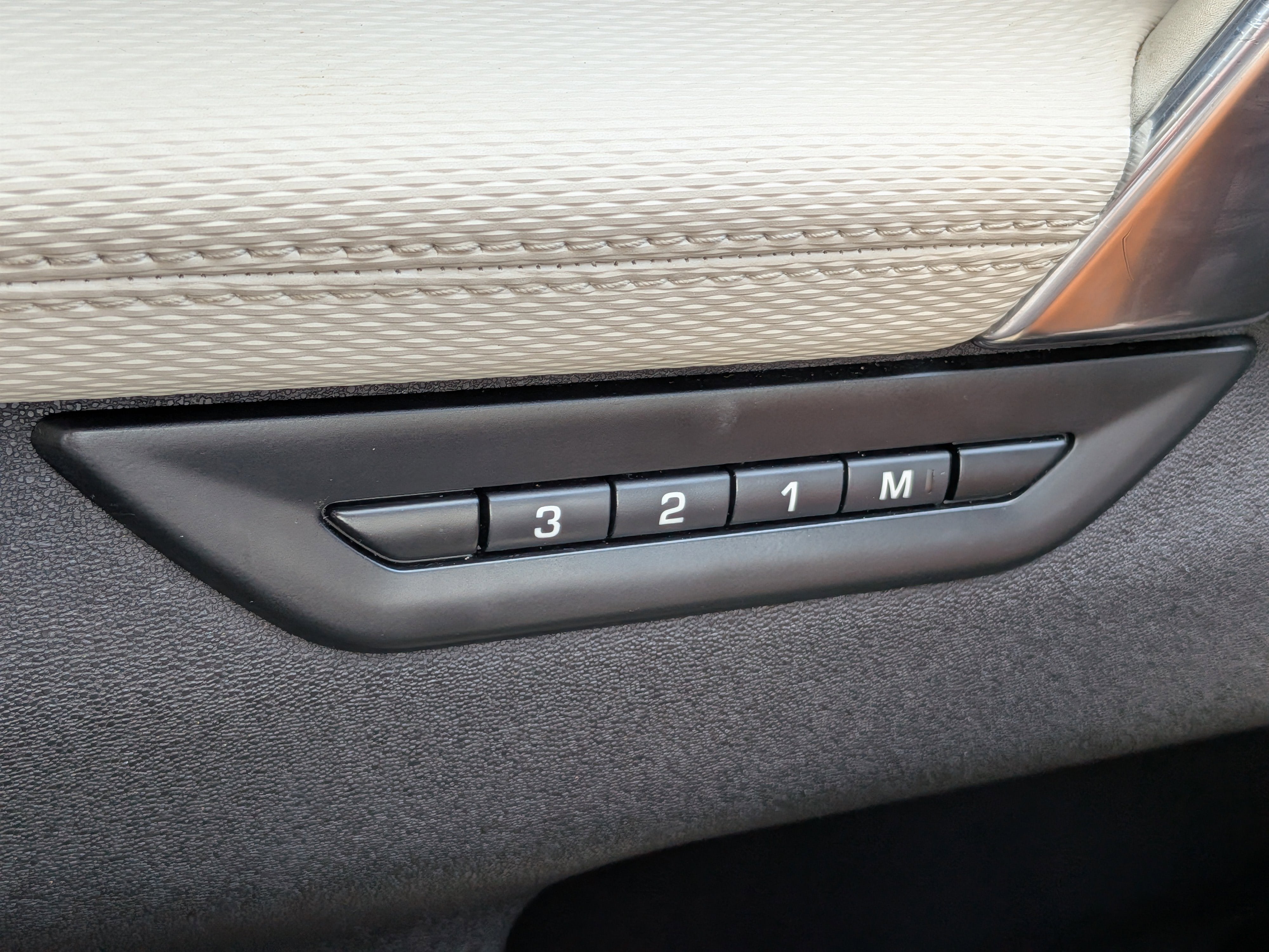 2023 Land Rover Discovery Sport SE R-Dynamic