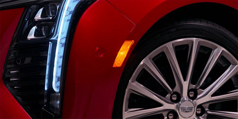 Close-up of the Cadillac emblem on the grille of the 2025 Cadillac CT4.